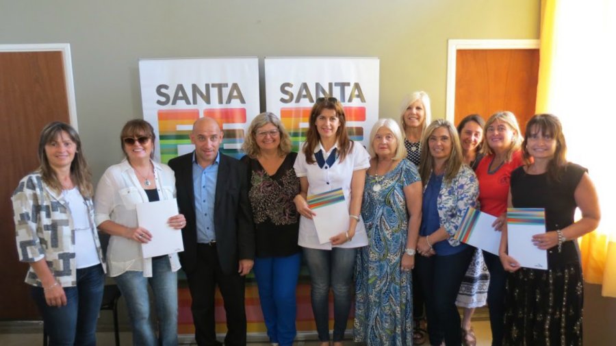 FOTO IP FANI./ La ministra Balagu&eacute; con autoridades y directivos.