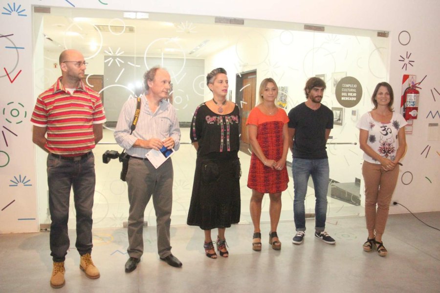FOTO J. BARRERA VIEJO MERCADO./ Autoridades y artistas en el acto cultural de anoche.