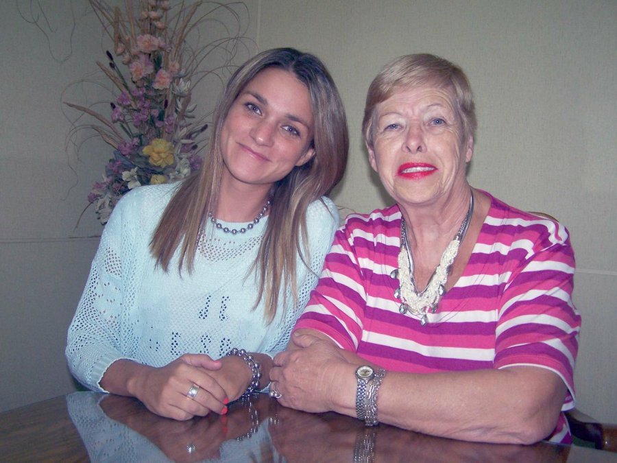 FOTO LA OPINION PROFESORAS. J&eacute;sica Grassino y Norma Brarda.