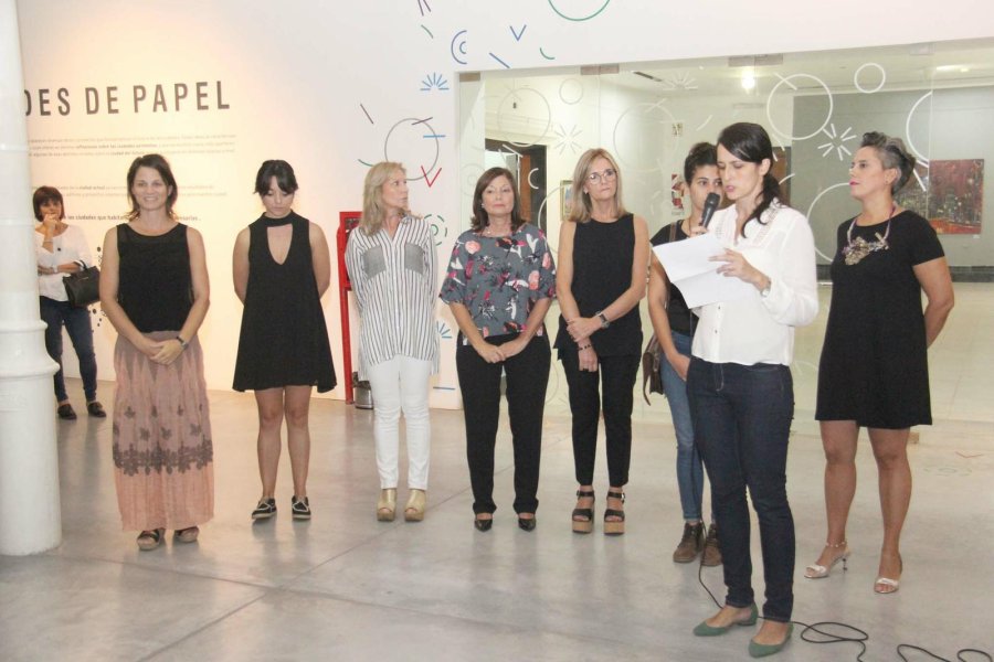 FOTO JORGE BARRERA MUESTRA HABILITADA. Ante un buen marco de personas qued&oacute; inaugurada la muestra en el Urbano Poggi.