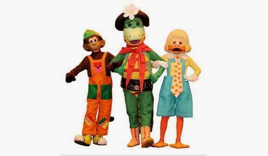 Margarito Tereré: rodeado del Mono Capote y el Pato Corbata Cuá