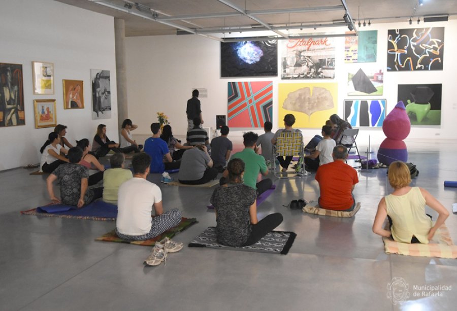 FOTO PRENSA MUNICIPALIDAD// MEDITACION./ Uno de los encuentros anteriores.