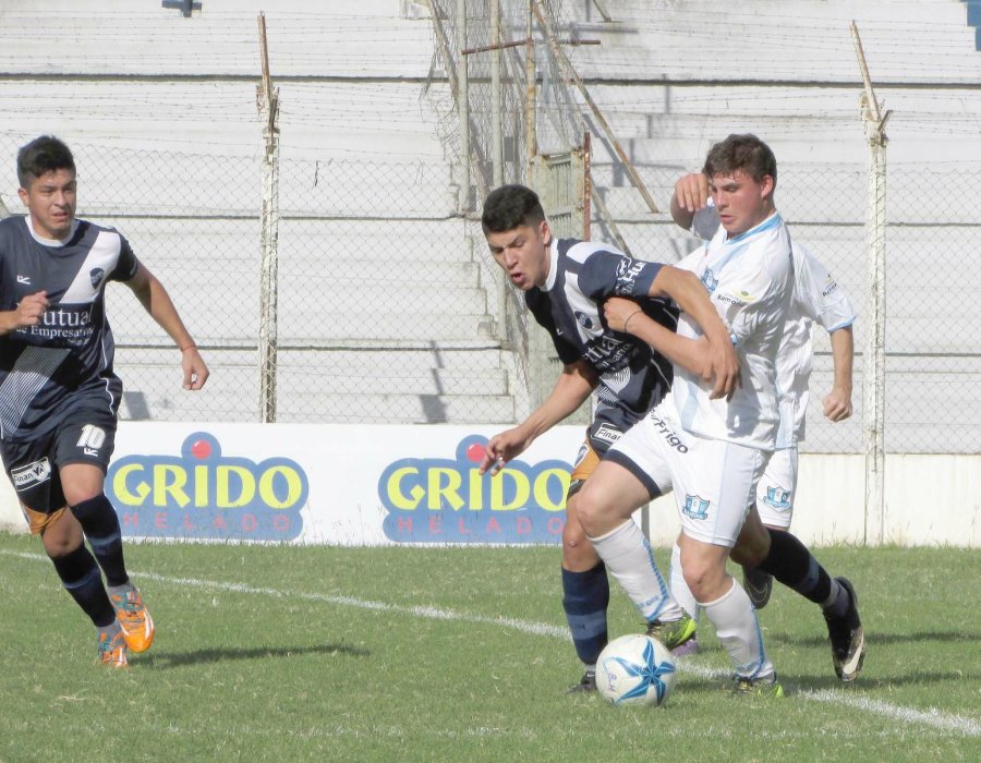 FOTO M. FERRERO BUEN TRIUNFO. / Ben Hur derrotó a Ramona 2-0 en Barrio Parque y sigue en la punta del Apertura.