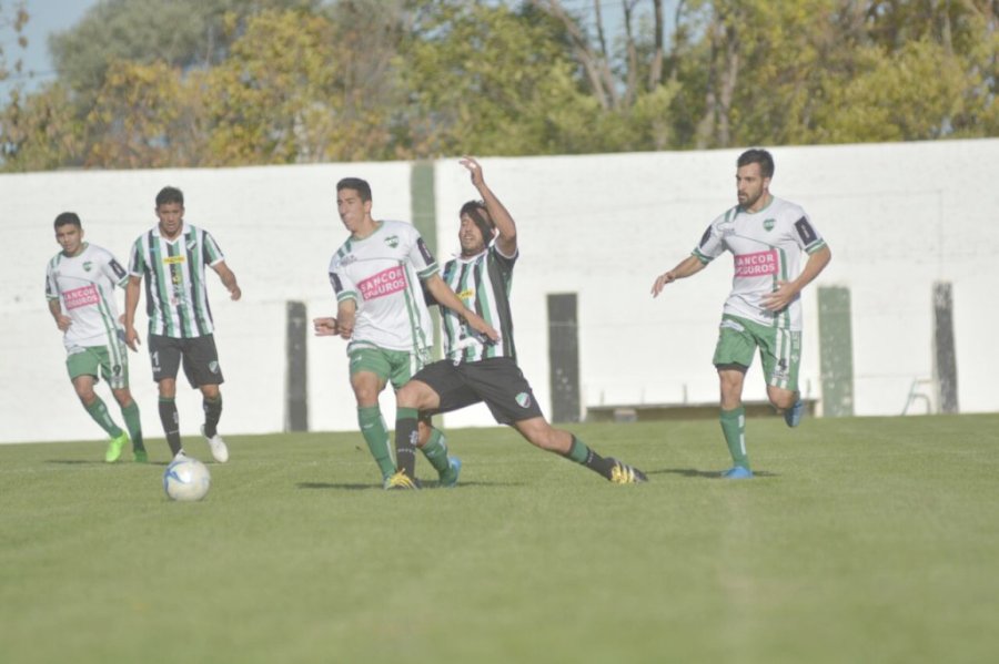 HEROICO. Unión sumó un valioso punto en el sur de Buenos Aires.- Foto: La Nueva