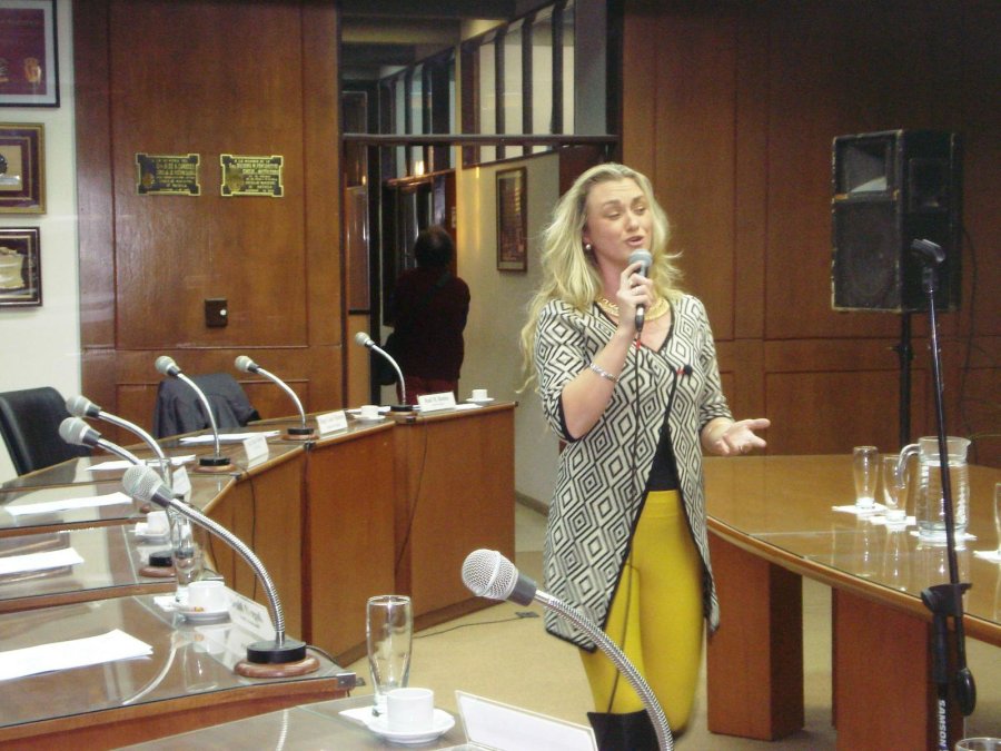 FOTO ARCHIVO// PRESENTACION./ Juli&aacute;n Ratti y su hija Patricia actuar&aacute;n en la embajada argentina en Estados Unidos.
