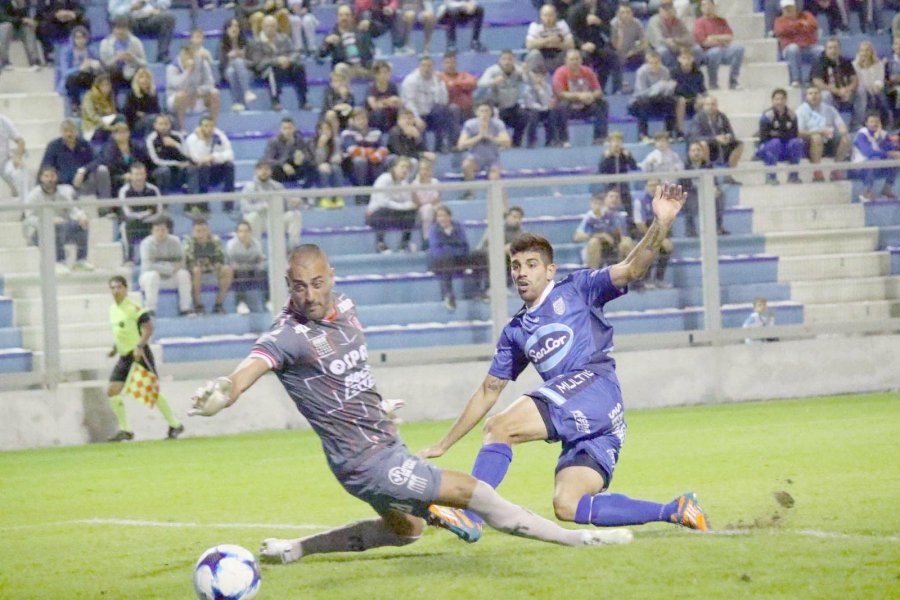 GOLEADOR. Leandro Díaz, quien viene de convertir ante el Tate, se entrenará hoy a la par de sus compañeros.