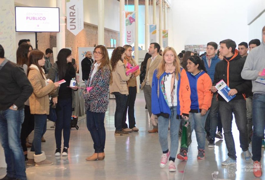 FOTO PRENSA MUNICIPALIDAD// EXPO CARRERAS./ Estar&aacute; a disposici&oacute;n de los estudiantes la oferta acad&eacute;mica rafaelina.