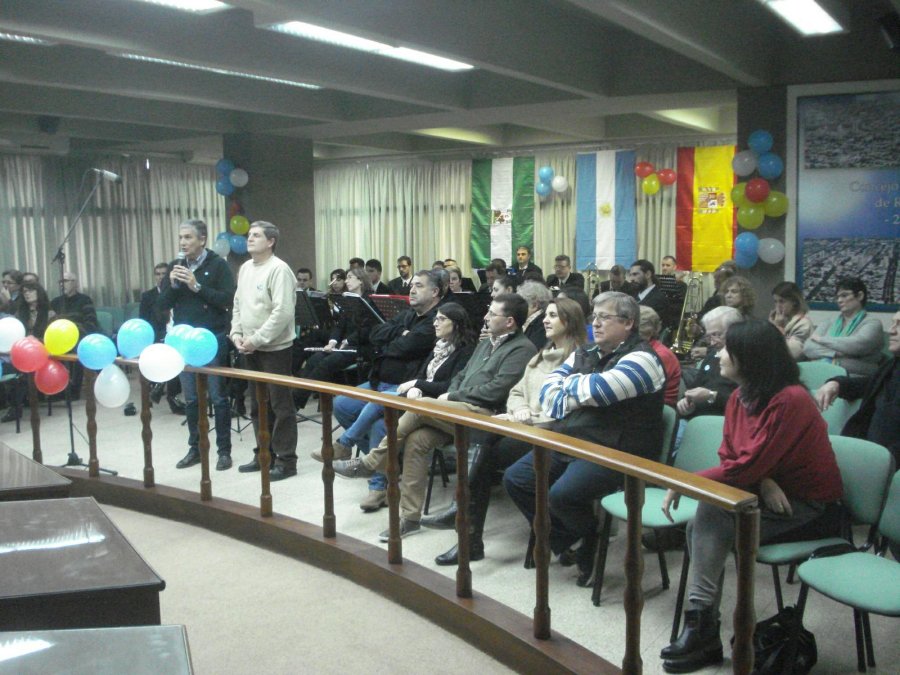 FOTO CONCEJO TELECONFERENCIA./ Los rafaelinos durante el encuentro multimedial con sus pares de Carcabuey.