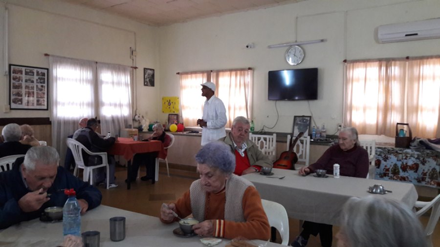 FOTO PRENSA BIBLIOTECA// NARRADOR CUBANO/ Ramón Columbié Grimón se presentó el pasado martes en dos instituciones rafaelinas.