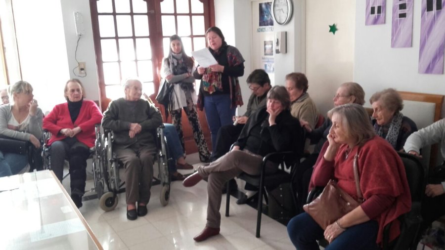 FOTO J.A. EMOTIVO ENCUENTRO. Es el que se vivi&oacute; en la tarde de ayer en el hogar Mar&iacute;a Magdalena.