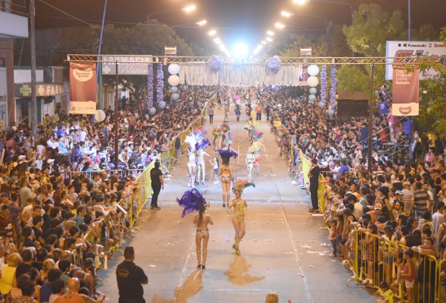 FOTO ARCHIVO// CARNAVALES./ La propuesta se ha convertido en multitudinaria.