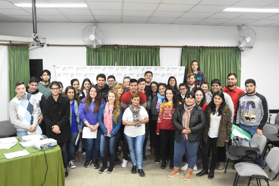 FOTO PRENSA UNRAF// BECADOS./ Beneficiarios del Programa M&aacute;s Universidad.