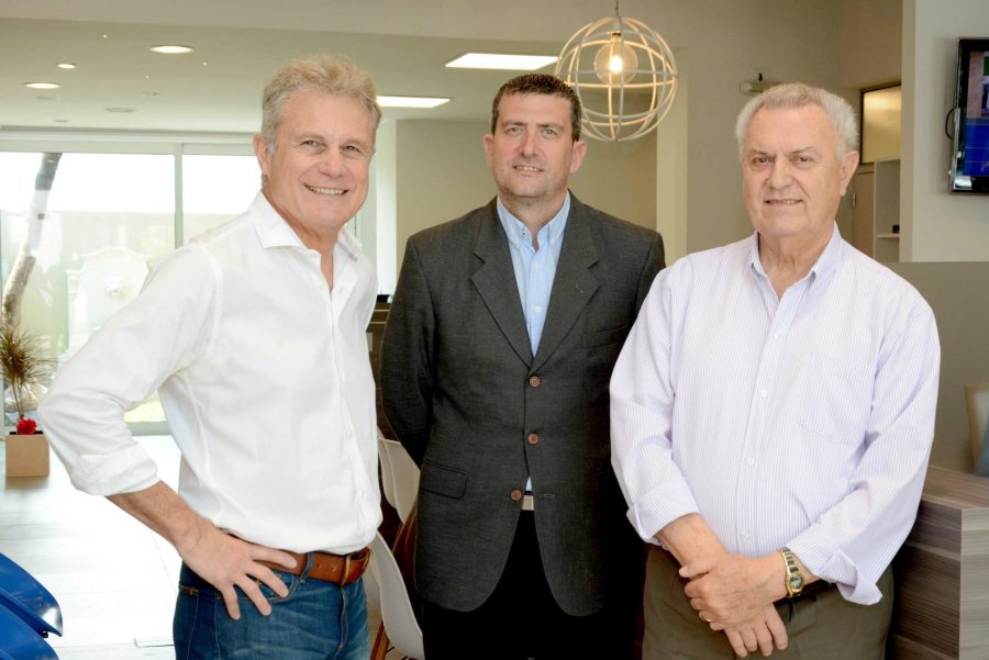 CENTRO INMOBILIARIO./H&eacute;ctor Platini, Mart&iacute;n Vignolo y Edelso Gunzinger