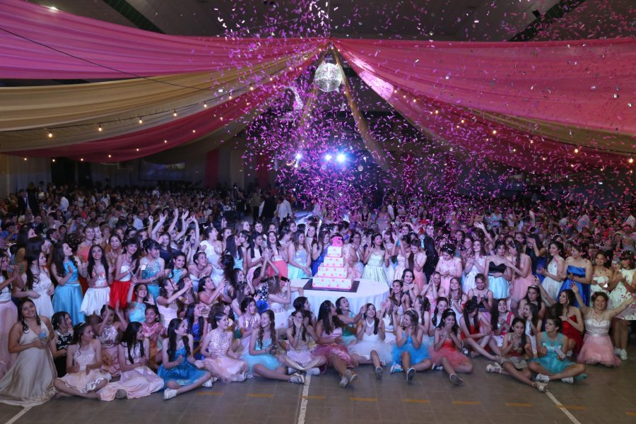 FOTO PRENSA JACHI TOUR// QUINCEA&Ntilde;ERAS./ Las agasajadas que el pasado s&aacute;bado tuvieron su tradicional festejo.
