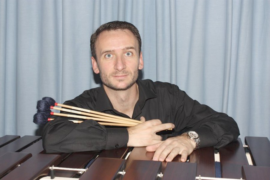 FOTO SCP// BANDA MUNICIPAL./ La agrupaci&oacute;n que dirige Esteban Fern&aacute;ndez. ANIBAL BORZONE./ El percusionista que se presentar&aacute; el domingo.