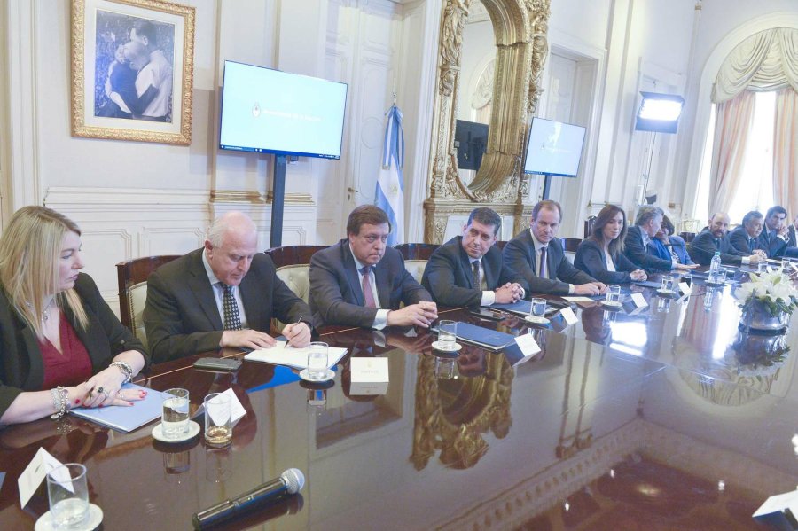 FOTO ARCHIVO NA OBJETIVO CUMPLIDO. Macri y los gobernadores acordaron el jueves el pacto fiscal.