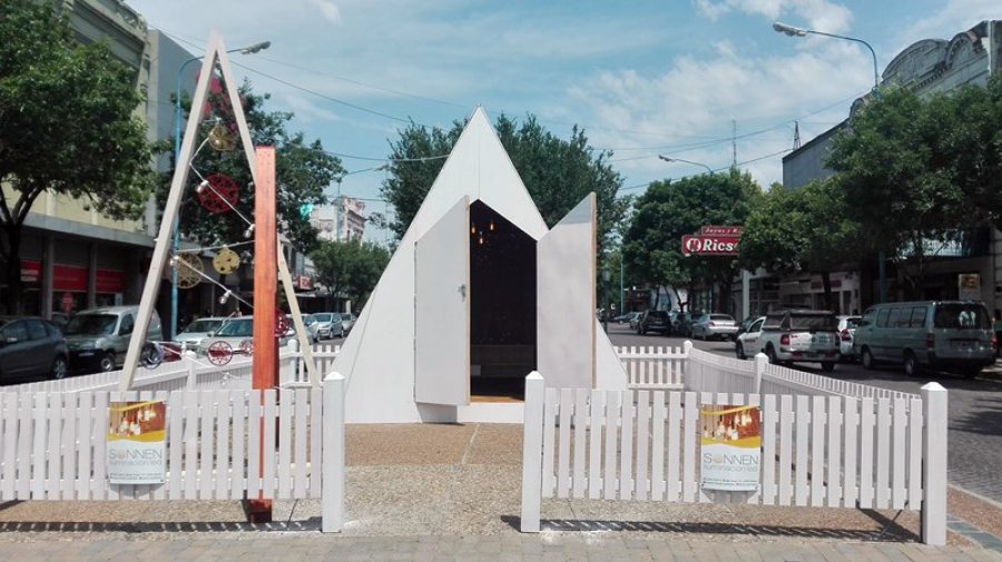 FOTO SCP// CASITA./La intervenci&oacute;n urbana a trav&eacute;s de la cual se propone una Navidad diferente.