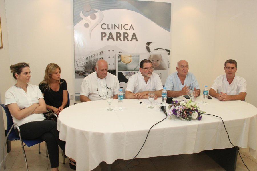 FOTO J. BARRERA EQUIPO MEDICO. Flavia Rosario, Carla Massano, Julio Epelbaum, Mario Kurganoff, Leonardo Parra y Juan Carlos Allochis.