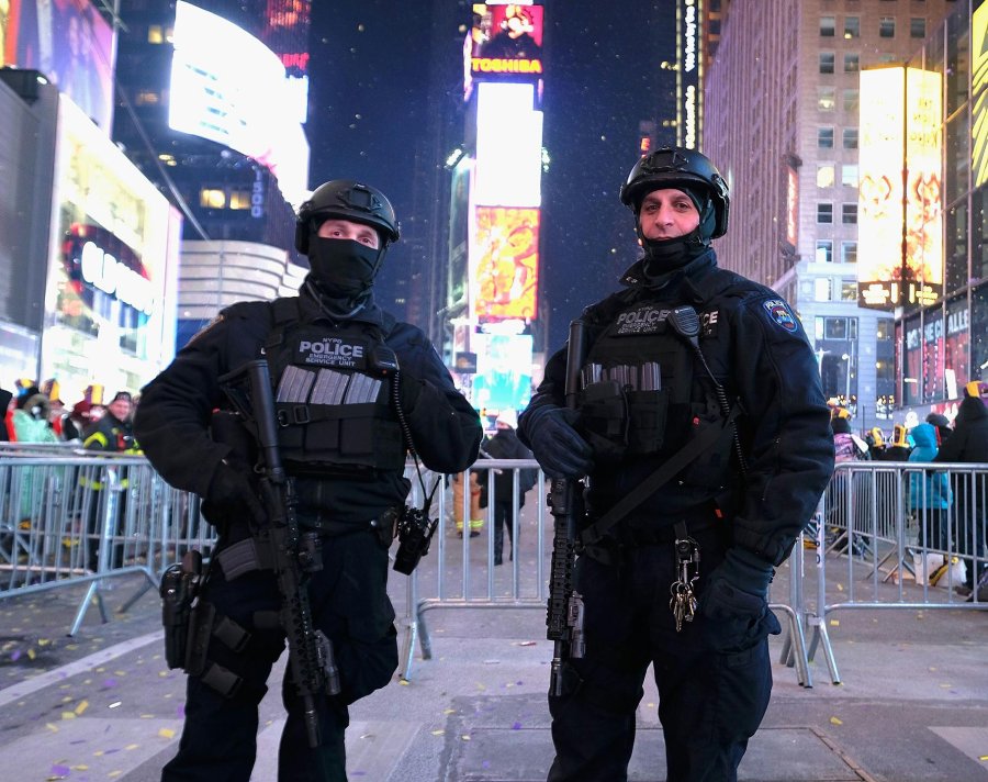 FOTO AFP POLICIAS DE NY. En la zona de Times Square.