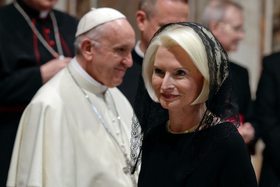 FOTO AFP-NA SANTA SEDE./ Francisco y Callista Gingrich.