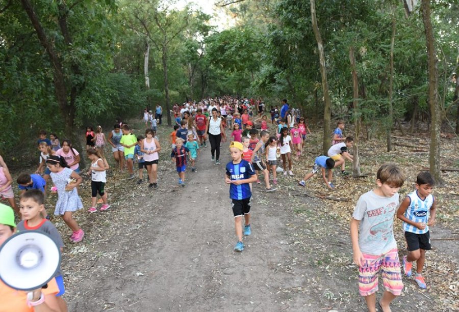 FOTO SCP// AVENTURAS EN EL BOSQUECITO./ La actividad atrajo a numerosas familias rafaelinas.