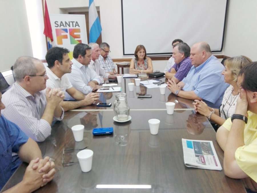 FOTO PRENSA MICHLIG REUNION./ Autoridades analizaron el impacto de la medida en la ciudad de Suardi.