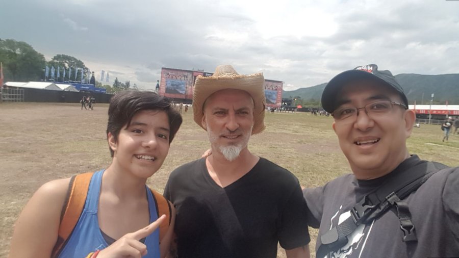 FOTO G. SANCHEZ CIRO. Con Los Persas, una auténtica máquina de rock and roll.  LAS PELOTAS. Gabriela Martínez y Germán Daffunchio, una sociedad exitosa.  EL ORGANIZADOR. Con el gran José Palazzo nos encontramos tempranito en el predio.