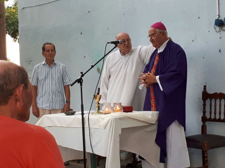FOTO JAVIER CARIGNANO HOGAR SIMEON./ La misa fue presidida por el obispo Fern&aacute;ndez y concelebrada por Suppo.