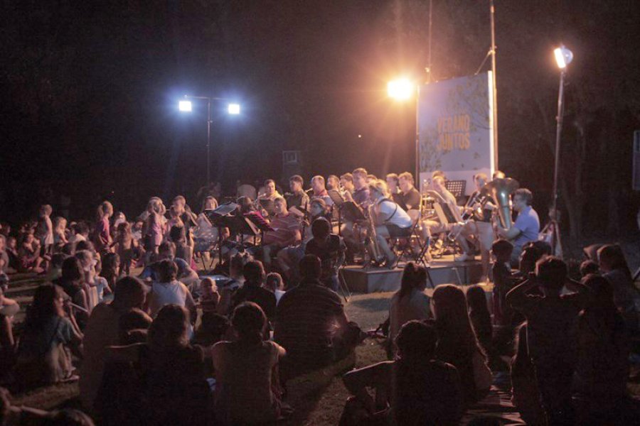 FOTO SCP// AVENTURAS EN EL BOSQUECITO./ Un p&uacute;blico entusiasta dio el marco adecuado a la realizaci&oacute;n.