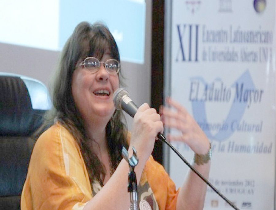 FOTO UMTE ANA ROSA CORTASSA. Asumi&oacute; como directora de la prestigiosa Universidad de la Mediana y Tercera Edad.