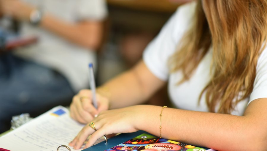 FOTO SCS EDUCACION. En 2017 se hab&iacute;an entregado m&aacute;s de 70 mil becas.