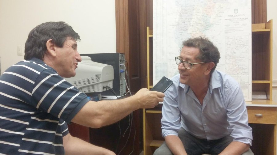 FOTO DS EN SANTA FE./ El corresponsal de LA OPINION entrevista  a José Trombert.