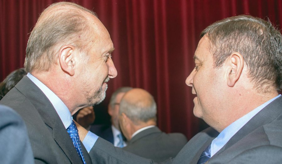 FOTO PRENSA OP// EN LA CEREMONIA./ Omar Perotti y Enrique Mammarella.