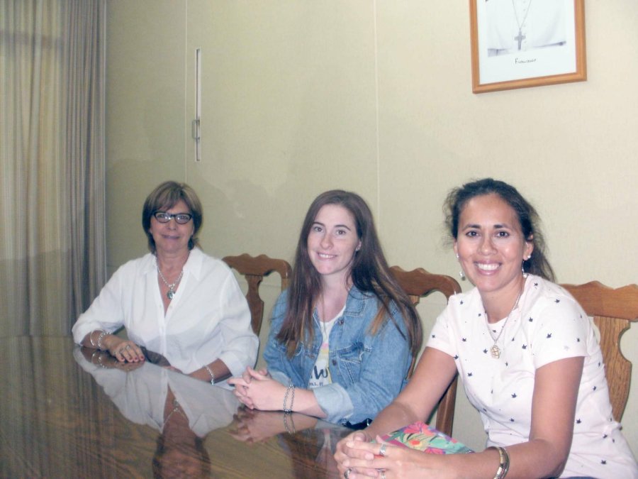 FOTO LA OPINION// DETALLES./ Fueron ofrecidos por Cecilia Alvarez, Natalia Hogrefe y Mariela Lezcano.