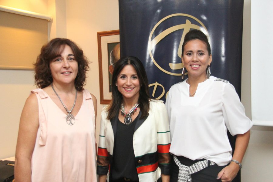 FOTO J. BARRERA// DISERTANTES./ Momentos antes de iniciar el desarrollo de la charla.