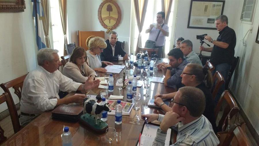 FOTO SRR REUNION./ Funcionarios y directivos de la Rural de Rafaela.