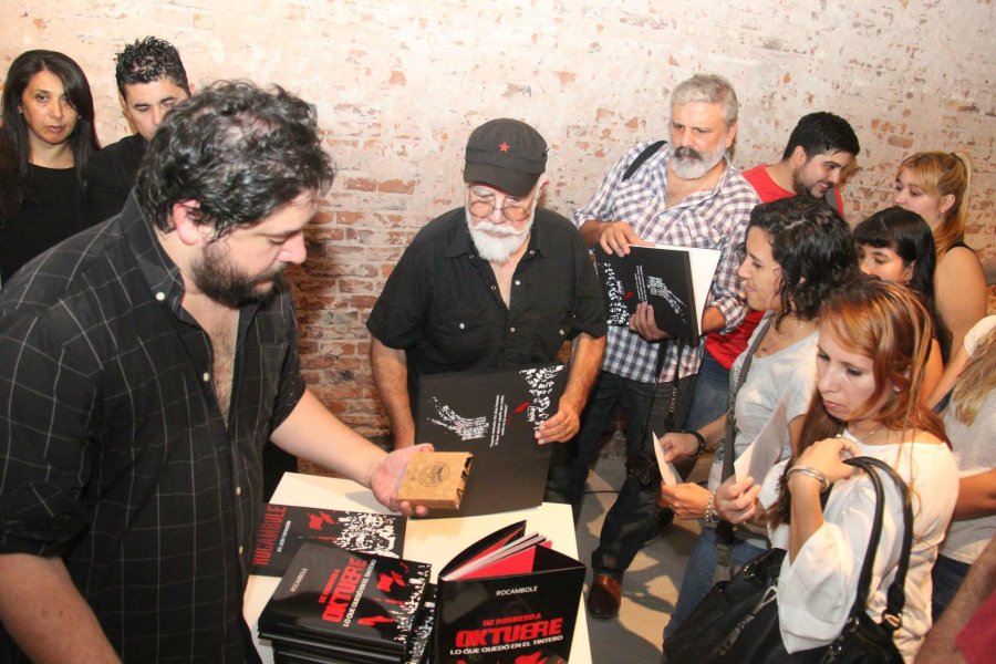 FOTO PRENSA MUNICIPAL ROCAMBOLE. Una gran participaci&oacute;n logr&oacute; Rocambole en su charla y posterior apertura de la muestra.