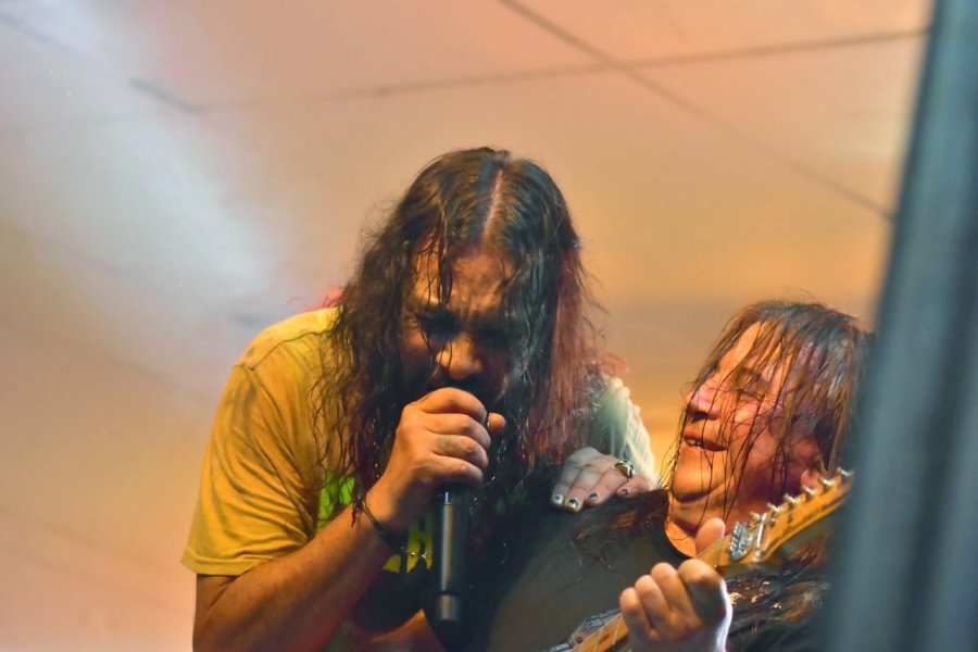 FOTO G. SANCHEZ POTENTE. Malón hizo vibrar el salón de Independiente con un show a puro heavy metal. RAFAELINOS. Torke mostró nuevamente su crecimiento como banda.