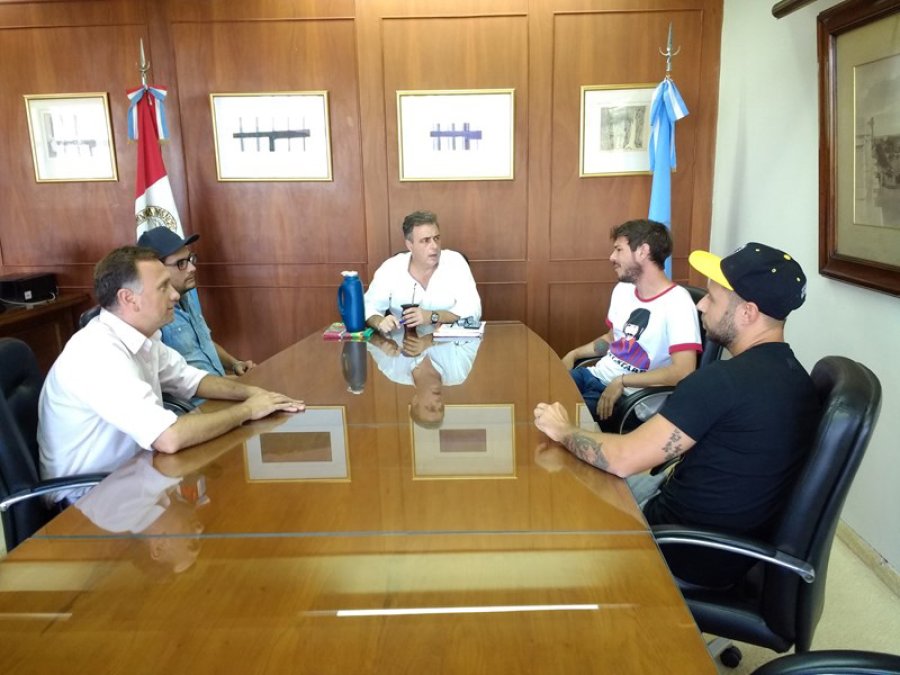 FOTO SCP// EN INTENDENCIA./ Los subcampeones con el Intendente .