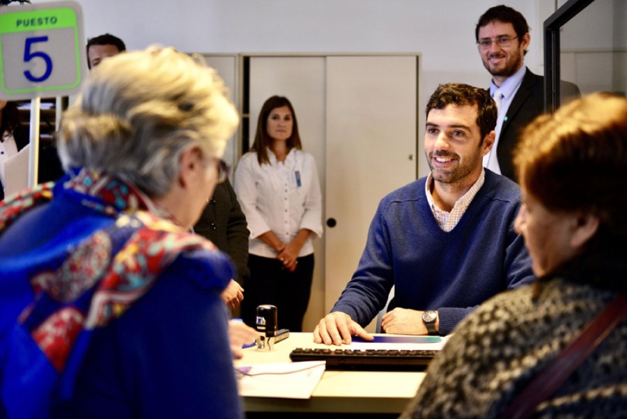 FOTO ANSES DIRECTOR DE ANSES. Se reuni&oacute; con jubilados de R&iacute;o Negro y sur de la provincia de Buenos Aires.