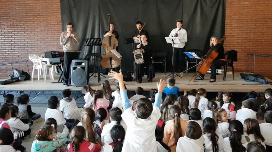 FOTO SCP// EN ACCION./ La Orquesta Municipal de Tango durante su presentaci&oacute;n.