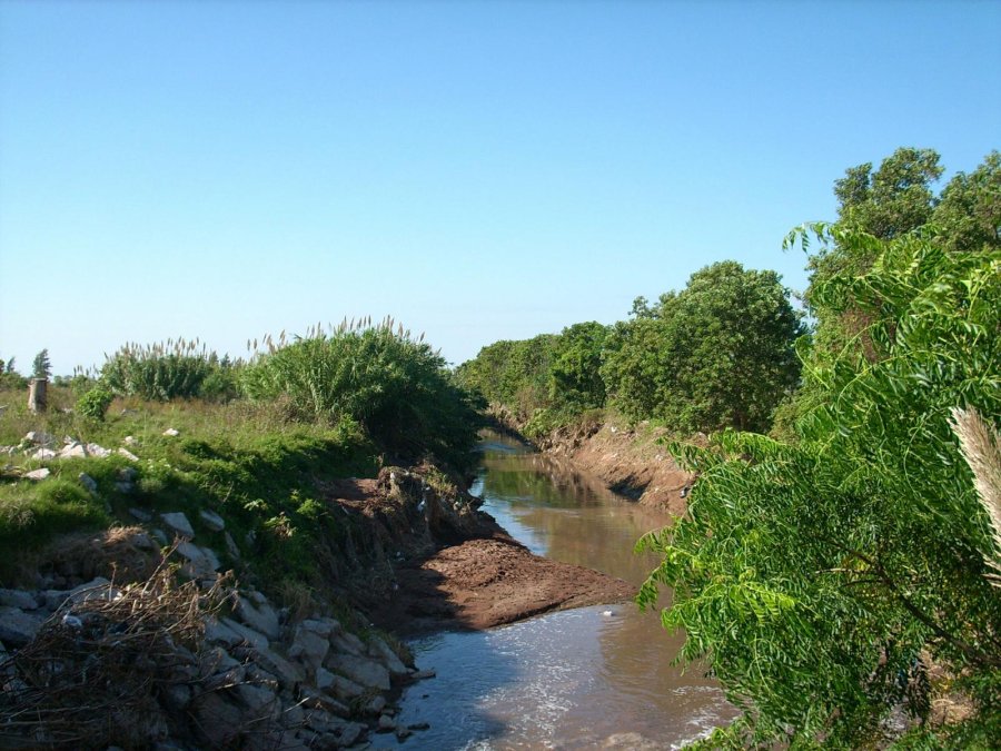 CANAL SUR. Se pidió financiación a la Nación para el revestimiento del canal.- Foto Archivo