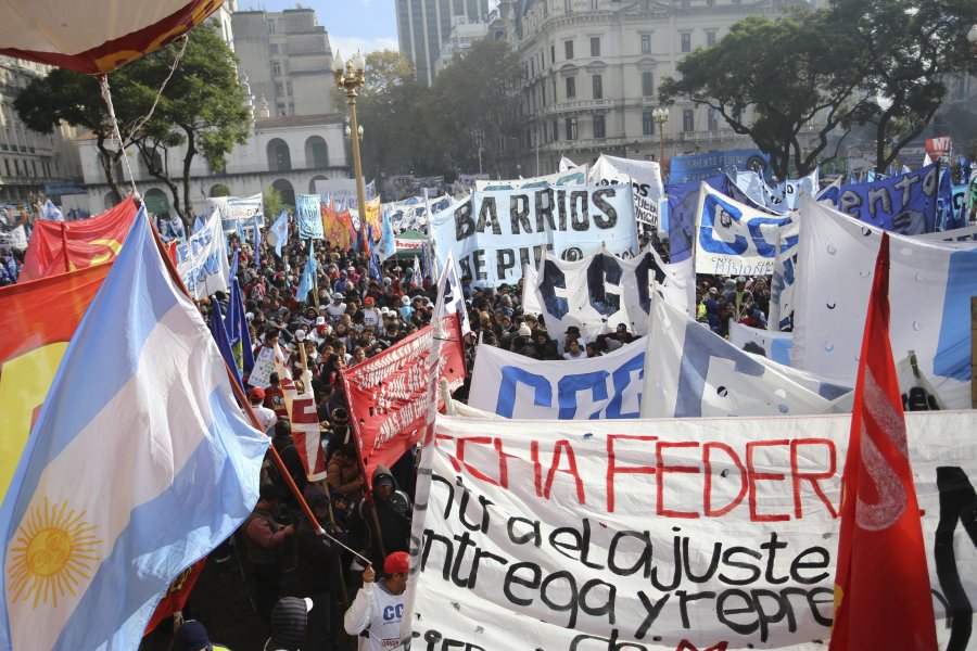 FOTO ARCHIVO NA VIERNES. Fue el d&iacute;a de una masiva movilizaci&oacute;n de organizaciones sociales a Plaza de Mayo.