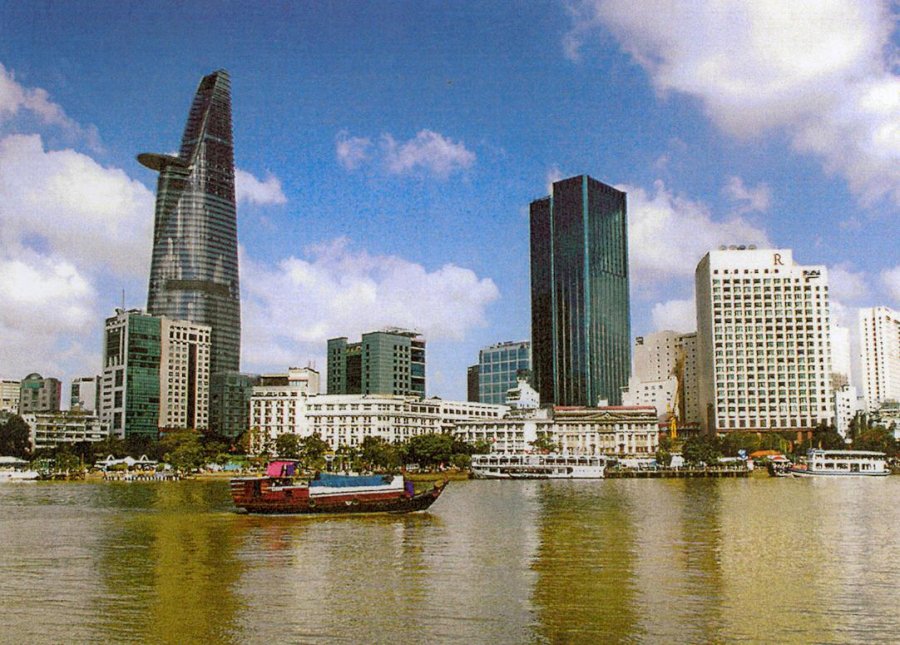 LA FE./ Catedral cat&oacute;lica de Saig&oacute;n. PANORAMICA./ Saig&oacute;n junto al r&iacute;o Mekog.