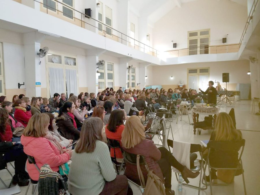 FOTO PRENSA ESCUELA// SUM./ Luci&oacute; absolutamente colmado.