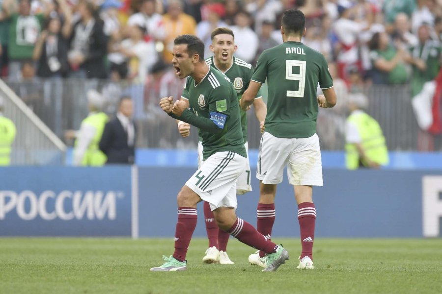 FOTO NA BATACAZO. Los mexicanos dieron el golpe y revolucionaron el Mundial.
