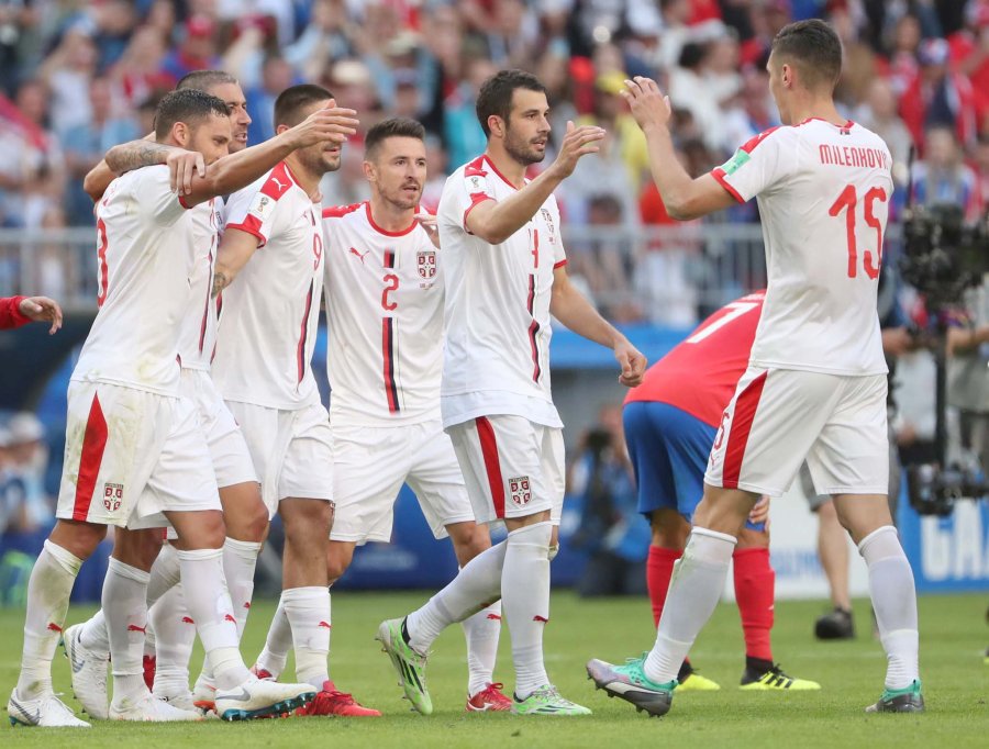 FOTO WEB NUEVO FESTEJO. / Serbia que viene de superar a Costa Rica va por la clasificaci&oacute;n.