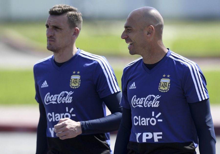 FOTO  NA &iquest;LE DEJA EL PUESTO? Armani reemplazar&iacute;a a Caballero.