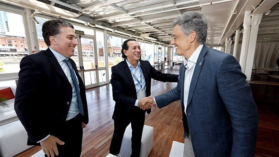 FOTO ARCHIVO FUNCIONARIOS. Dujovne, Sica y su antecesor, Francisco Cabrera, ahora titular del BICE.