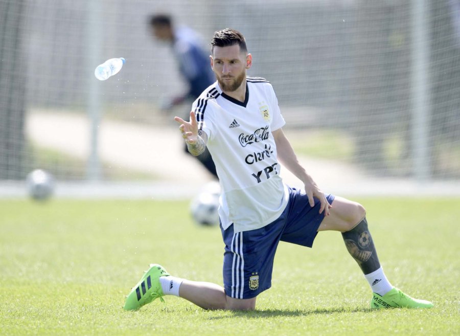 FOTO NA QUE NO SEA EL ULTIMO. Lionel Messi, la figura de la Selecci&oacute;n, ser&aacute; el principal hombre de ataque ante los franceses.